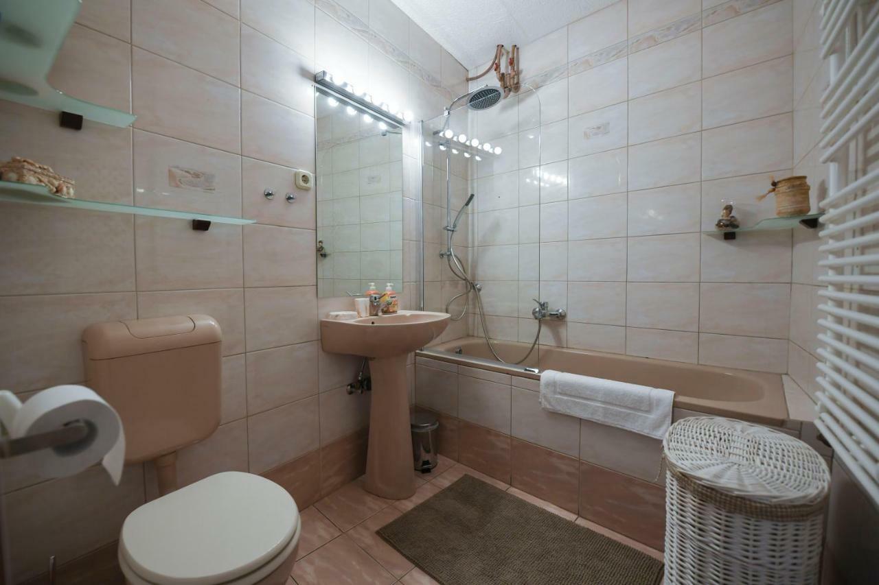 Апартаменты Moretti Apartman Эгер Экстерьер фото
